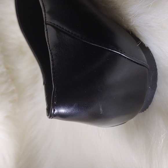 Lulu's Ania Black Pointed Toe Flats - Picture 6 of 7